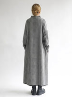 Loose-fit long-line houndstooth knit dress
